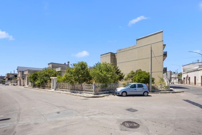 Image No.37-3 Bed House for sale
