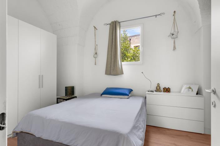 Image No.10-1 Bed House for sale