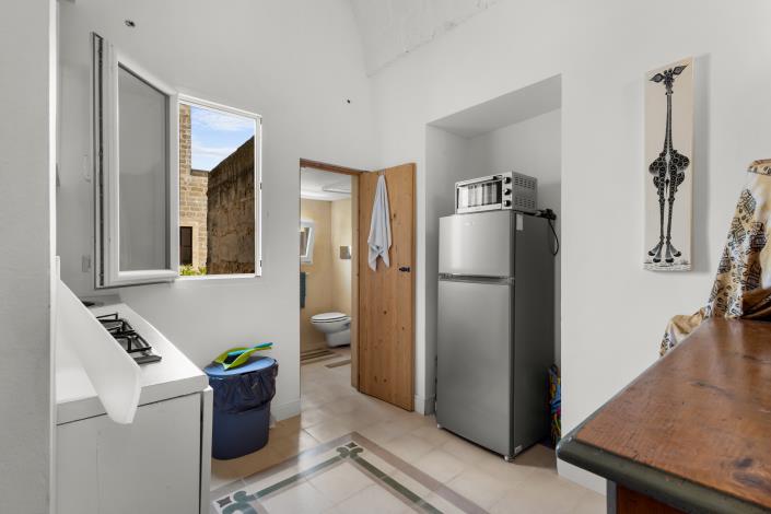 Image No.9-1 Bed House for sale