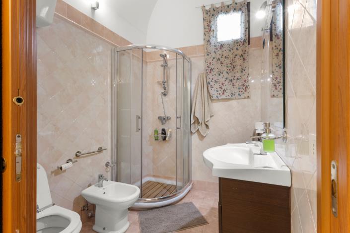 Image No.19-1 Bed House for sale