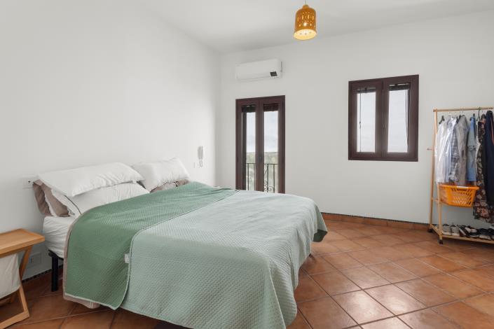 Image No.21-1 Bed House for sale