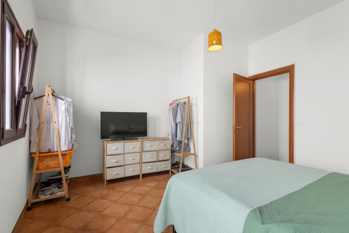 Image No.22-1 Bed House for sale
