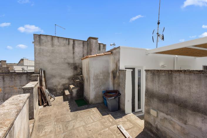 Image No.28-1 Bed House for sale