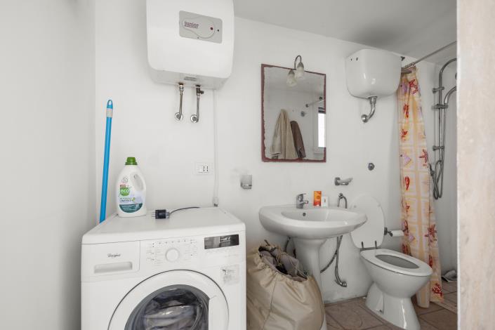 Image No.30-1 Bed House for sale