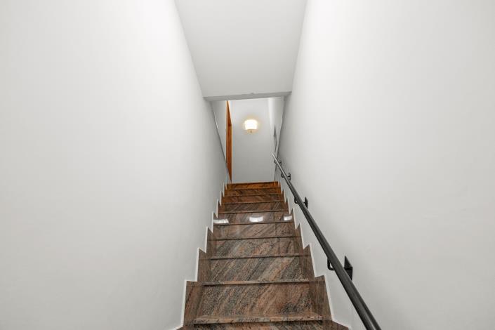 Image No.32-1 Bed House for sale