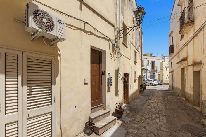 Image No.34-1 Bed House for sale