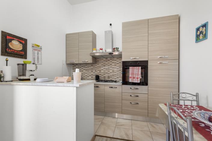 Image No.6-2 Bed House for sale