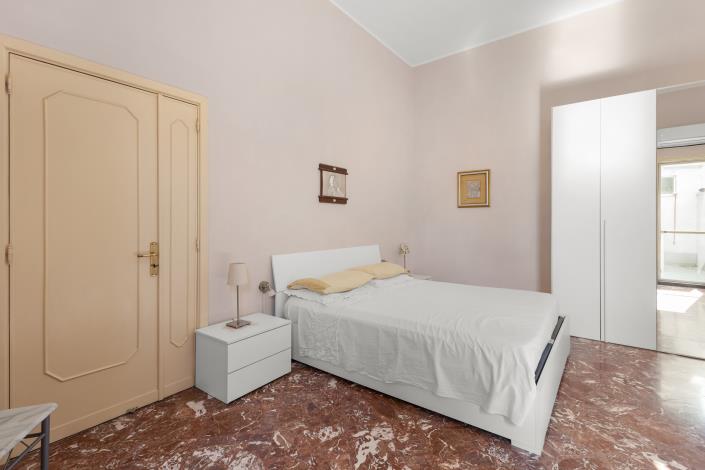 Image No.17-2 Bed House for sale