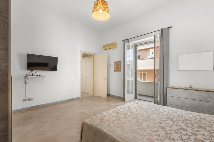 Image No.20-2 Bed House for sale