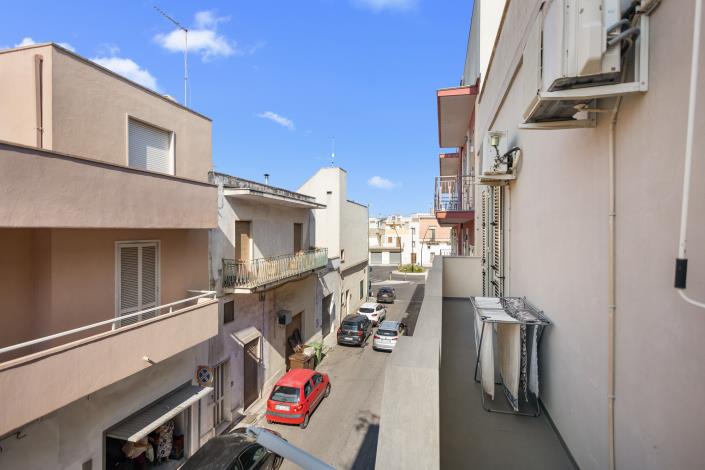Image No.27-2 Bed House for sale