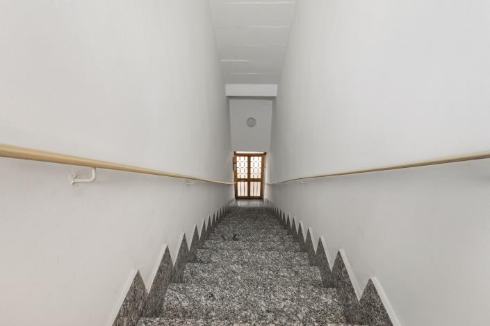 Image No.30-2 Bed House for sale