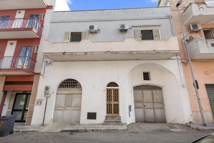 Image No.31-2 Bed House for sale