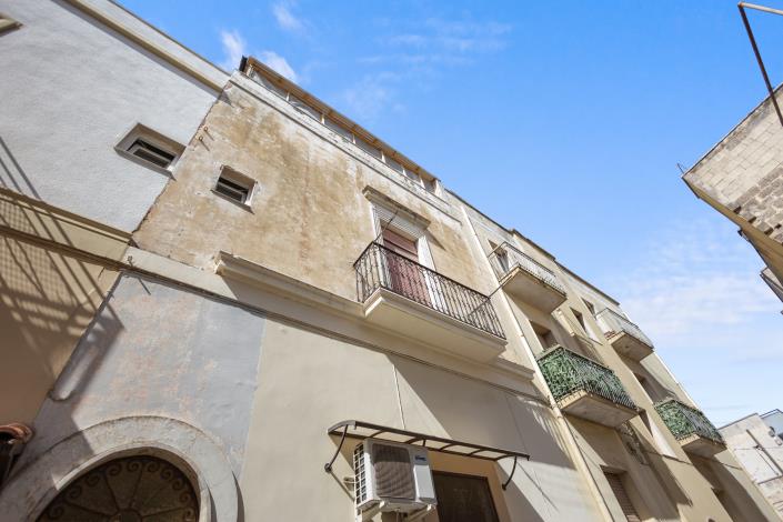 Image No.30-2 Bed House for sale
