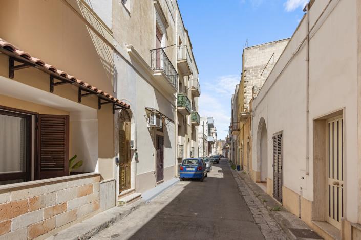 Image No.31-2 Bed House for sale