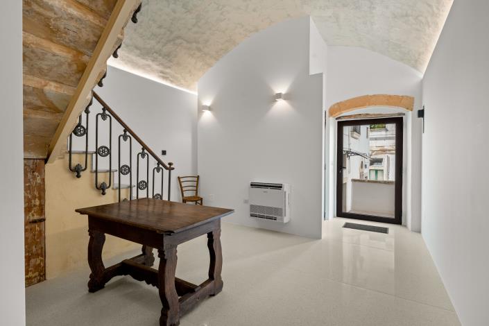 Image No.10-1 Bed House for sale