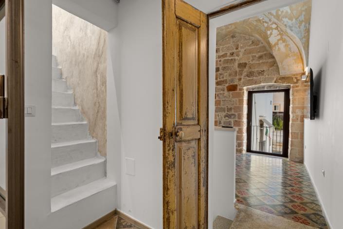 Image No.21-1 Bed House for sale