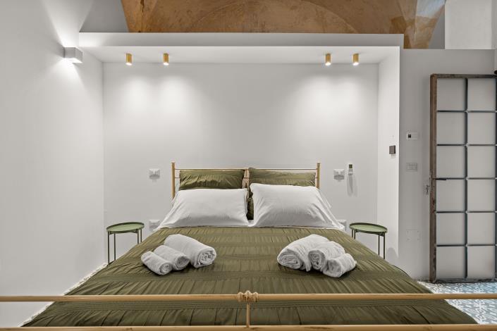 Image No.12-1 Bed House for sale