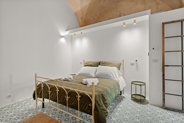 Image No.13-1 Bed House for sale