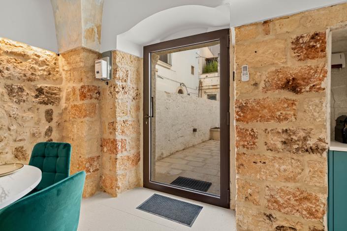 Image No.18-1 Bed House for sale