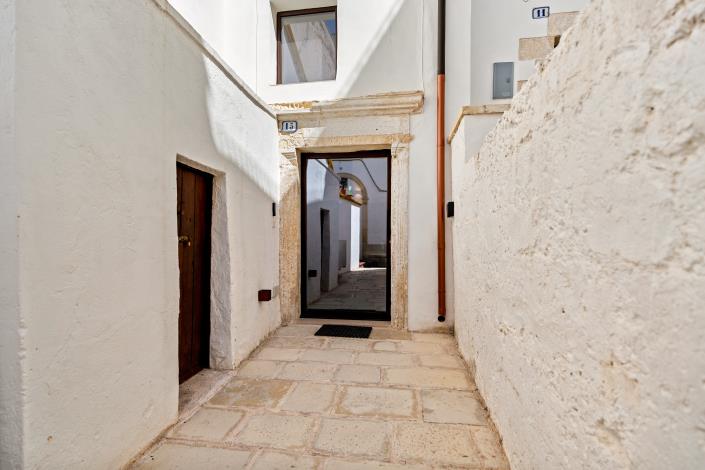 Image No.20-1 Bed House for sale