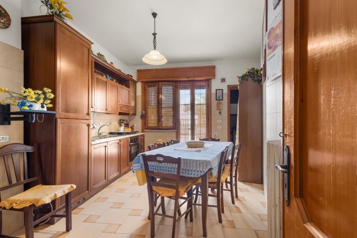 Image No.5-4 Bed House for sale