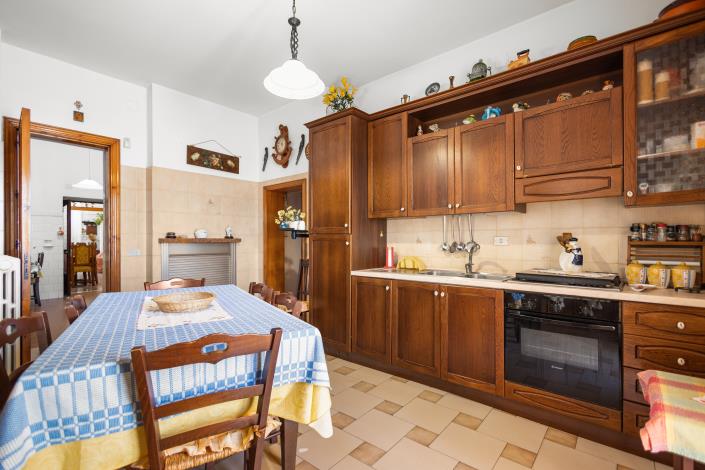 Image No.7-4 Bed House for sale
