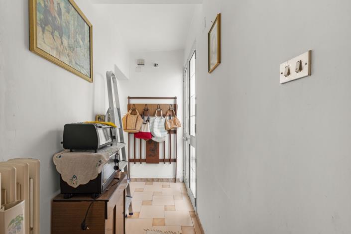 Image No.9-4 Bed House for sale
