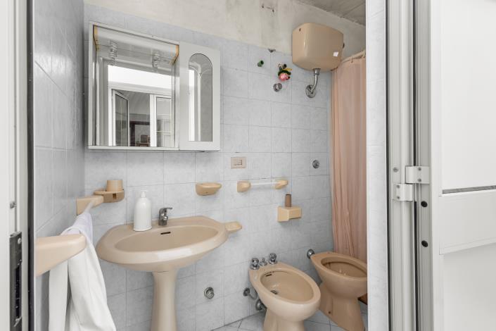 Image No.10-4 Bed House for sale