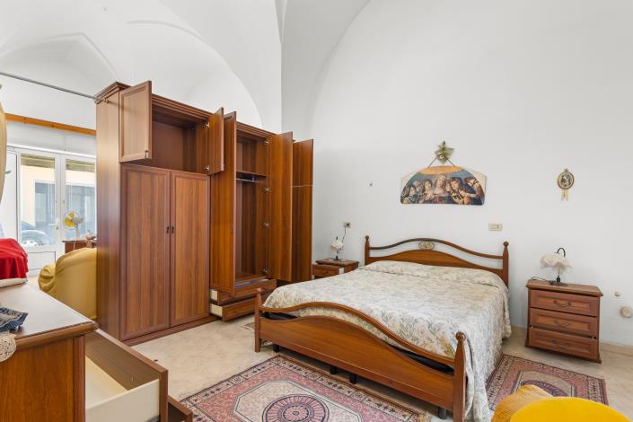 Image No.15-4 Bed House for sale