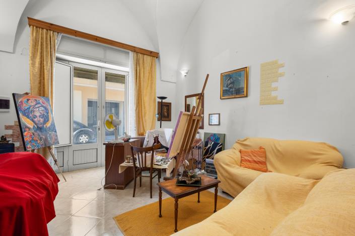 Image No.17-4 Bed House for sale