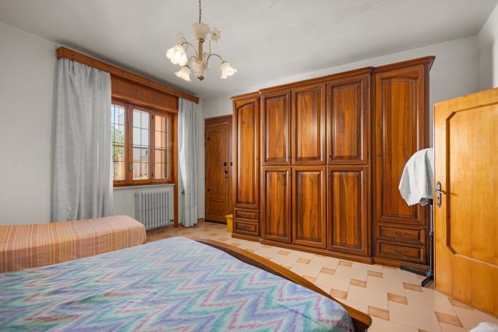 Image No.19-4 Bed House for sale