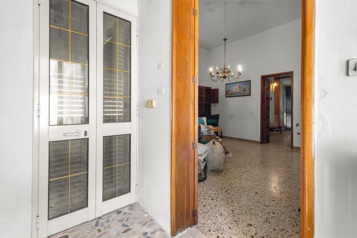 Image No.30-4 Bed House for sale