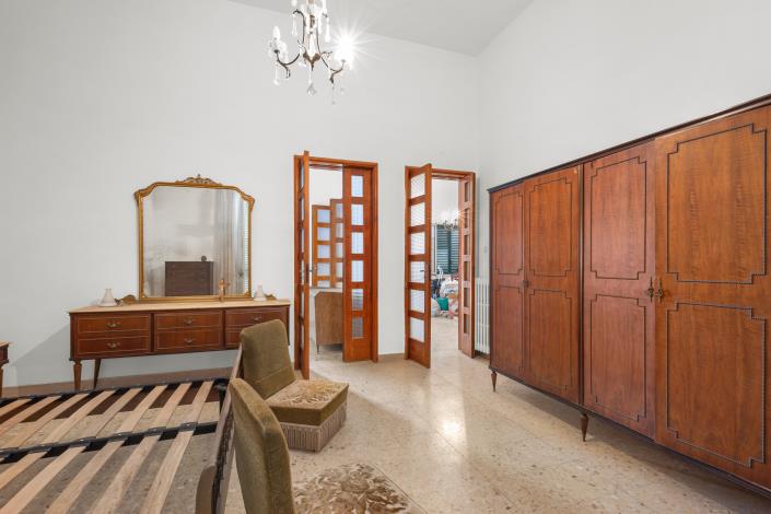 Image No.35-4 Bed House for sale