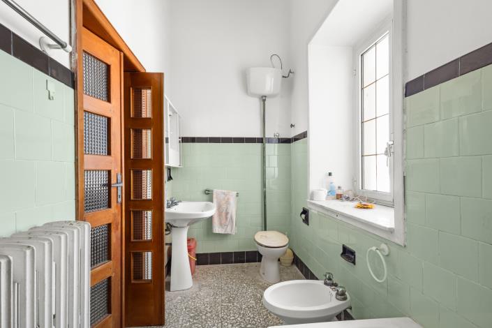 Image No.37-4 Bed House for sale