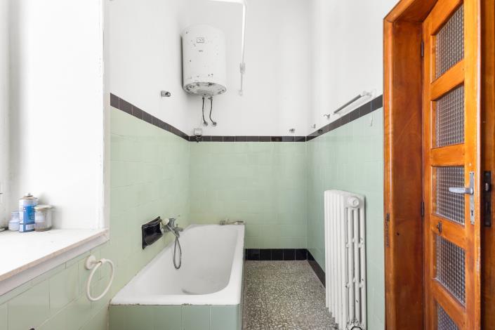 Image No.38-4 Bed House for sale