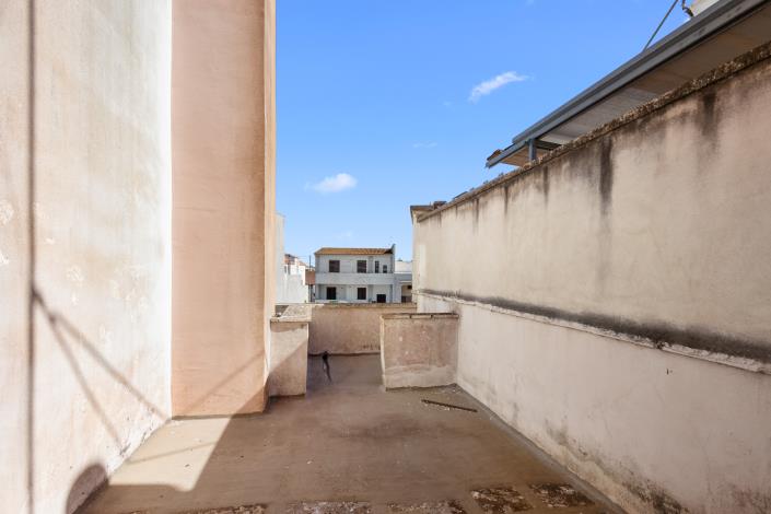 Image No.41-4 Bed House for sale
