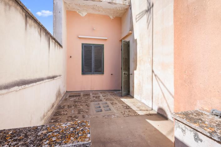 Image No.43-4 Bed House for sale