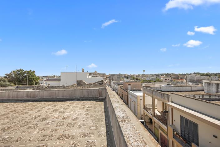 Image No.46-4 Bed House for sale