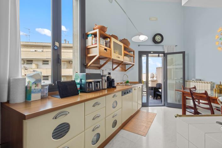 Image No.9-3 Bed House for sale