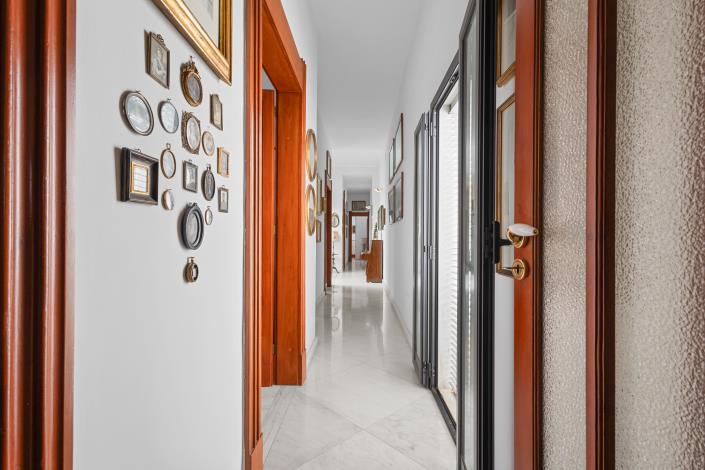Image No.14-3 Bed House for sale