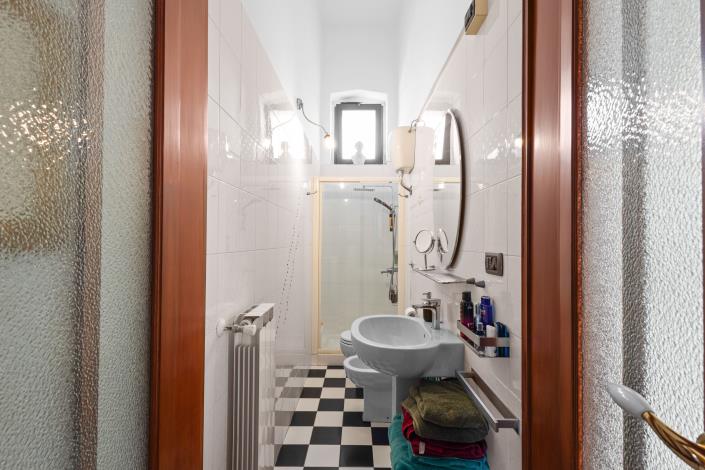 Image No.15-3 Bed House for sale