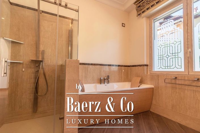 Image No.12-6 Bed Villa for sale