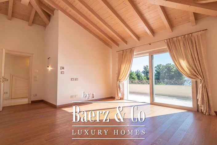 Image No.14-6 Bed Villa for sale