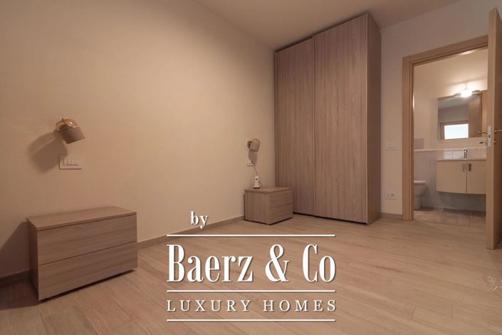 Image No.18-6 Bed Villa for sale