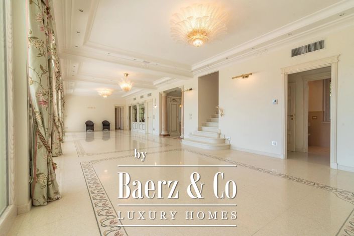 Image No.8-6 Bed Villa for sale