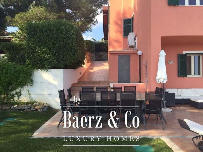 Image No.12-5 Bed Villa for sale