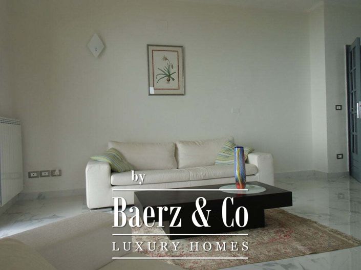 Image No.36-5 Bed Villa for sale