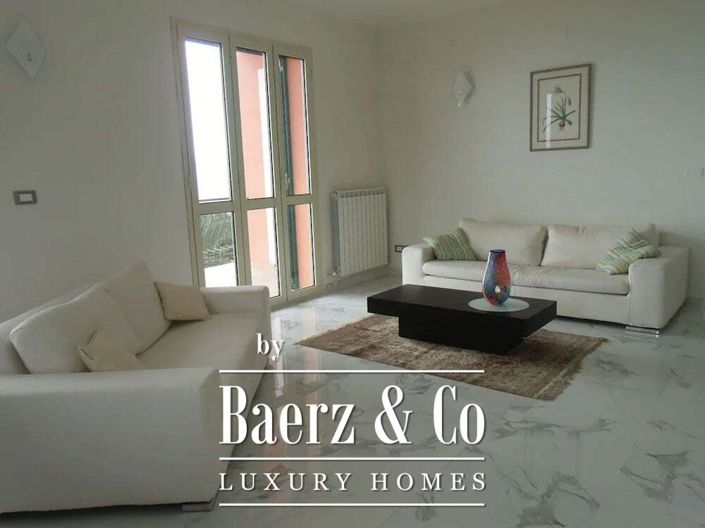 Image No.39-5 Bed Villa for sale