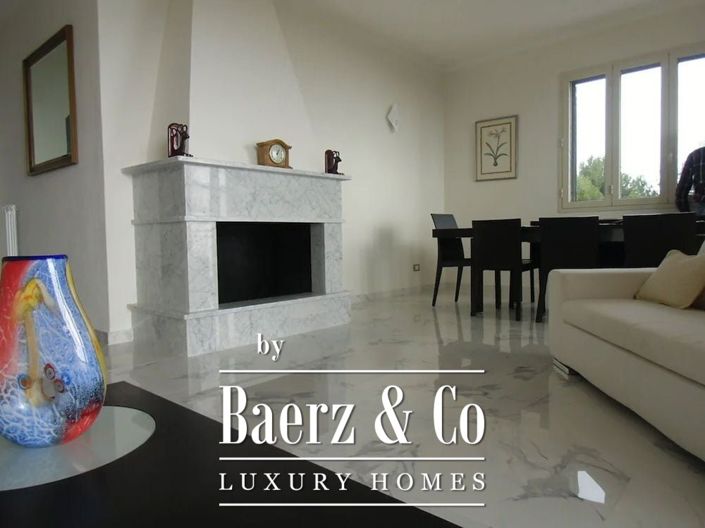 Image No.41-5 Bed Villa for sale