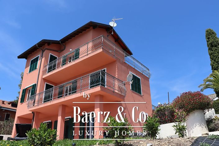 Image No.57-5 Bed Villa for sale